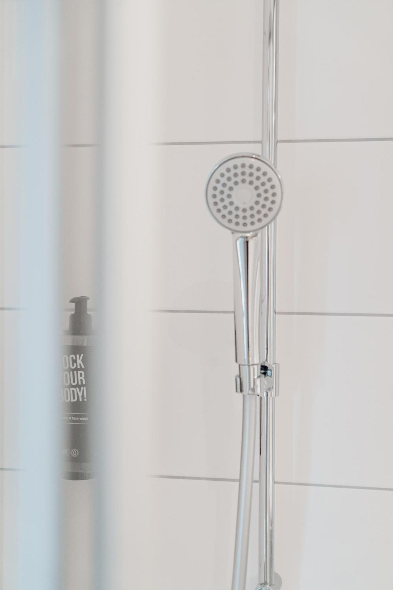 Ibis Bulle - La Gruyere Swiss Bike Hotel Bagian luar foto