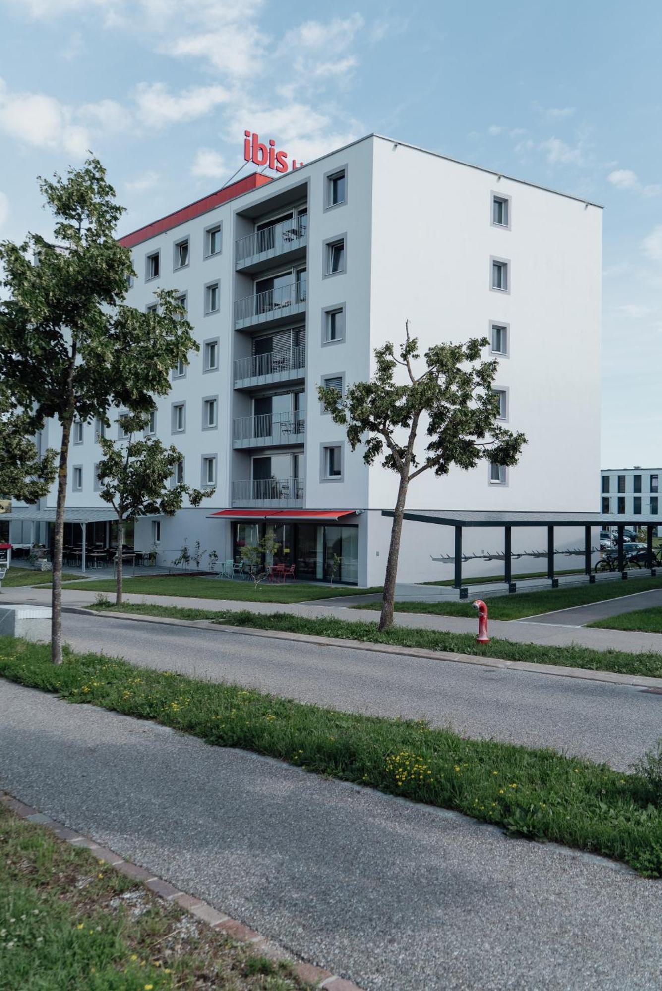 Ibis Bulle - La Gruyere Swiss Bike Hotel Bagian luar foto
