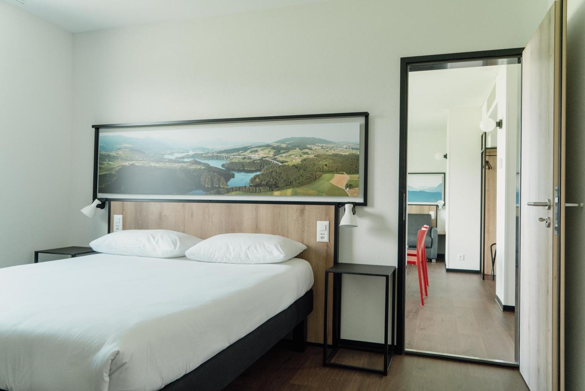Ibis Bulle - La Gruyere Swiss Bike Hotel Bagian luar foto